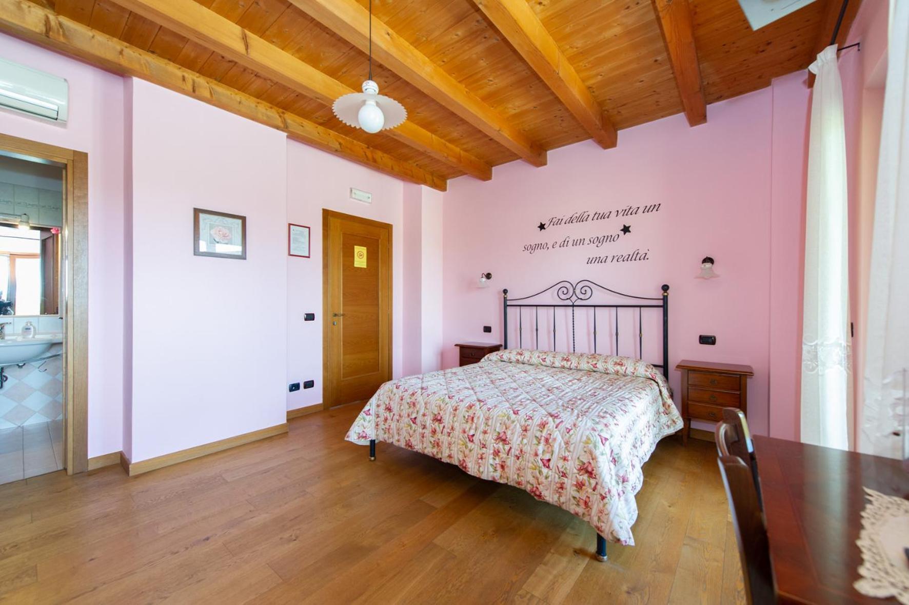 Medea Agriturismo Lis Rosis מראה חיצוני תמונה