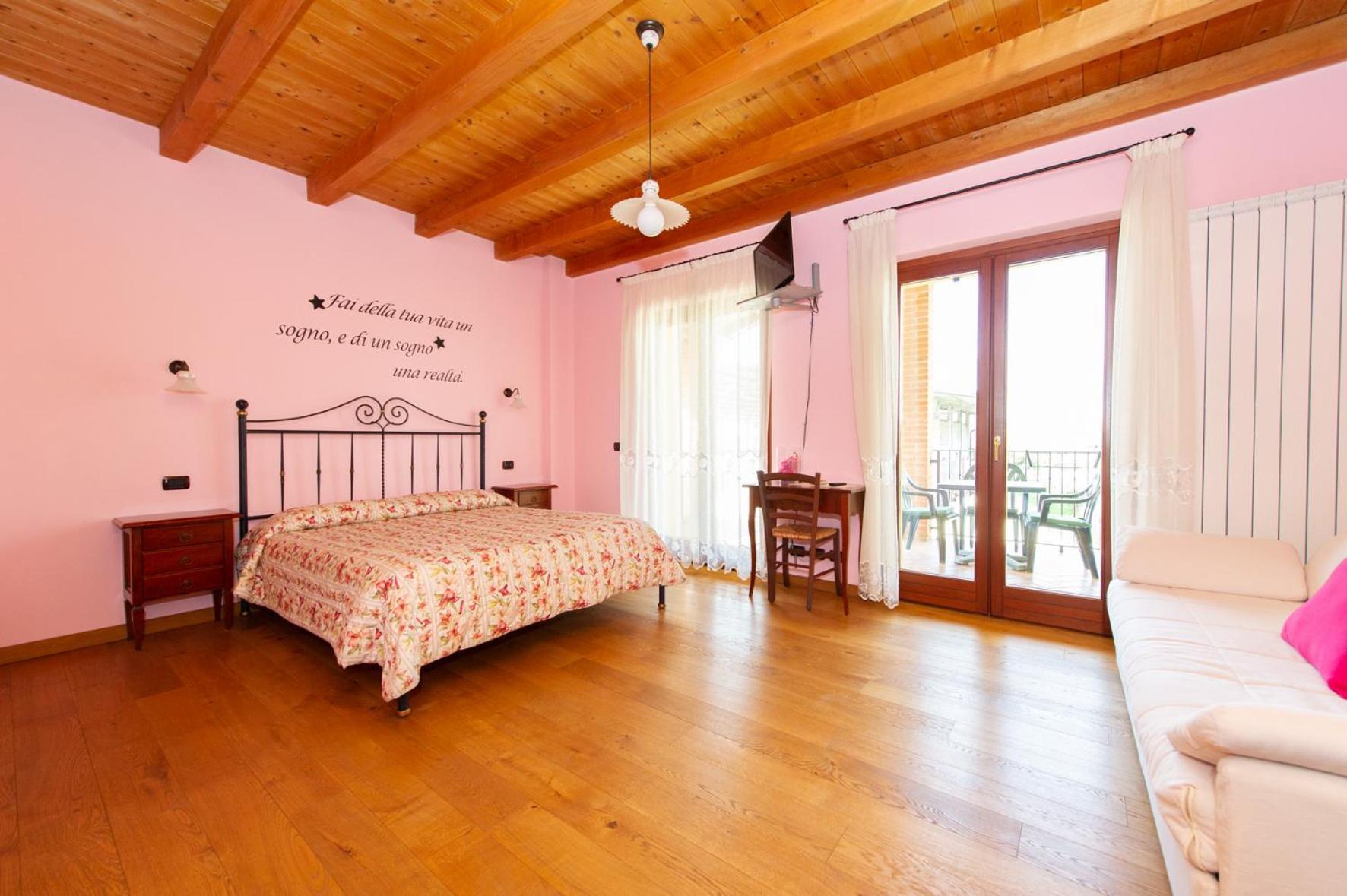Medea Agriturismo Lis Rosis מראה חיצוני תמונה