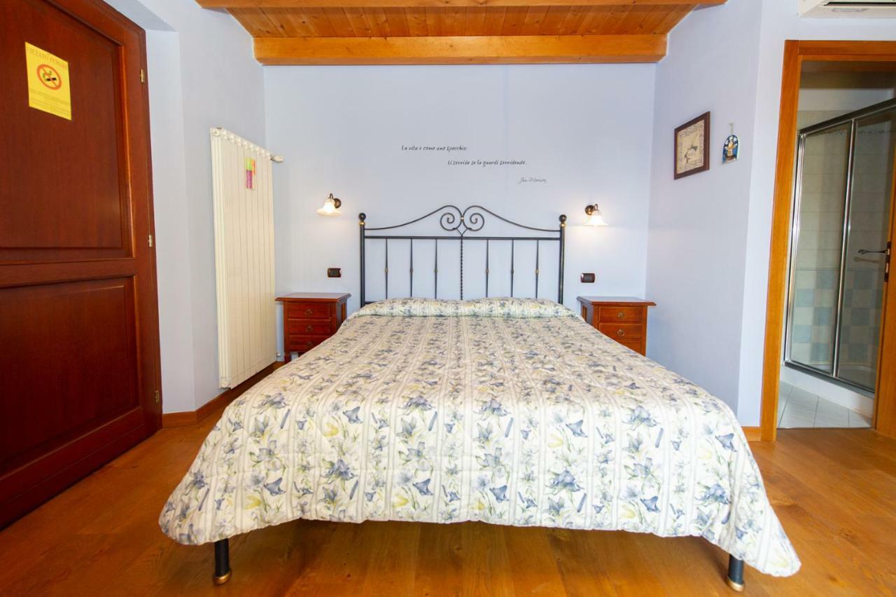 Medea Agriturismo Lis Rosis מראה חיצוני תמונה