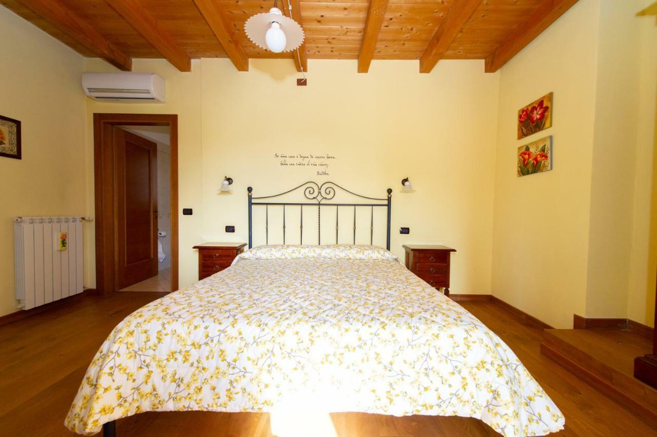 Medea Agriturismo Lis Rosis מראה חיצוני תמונה
